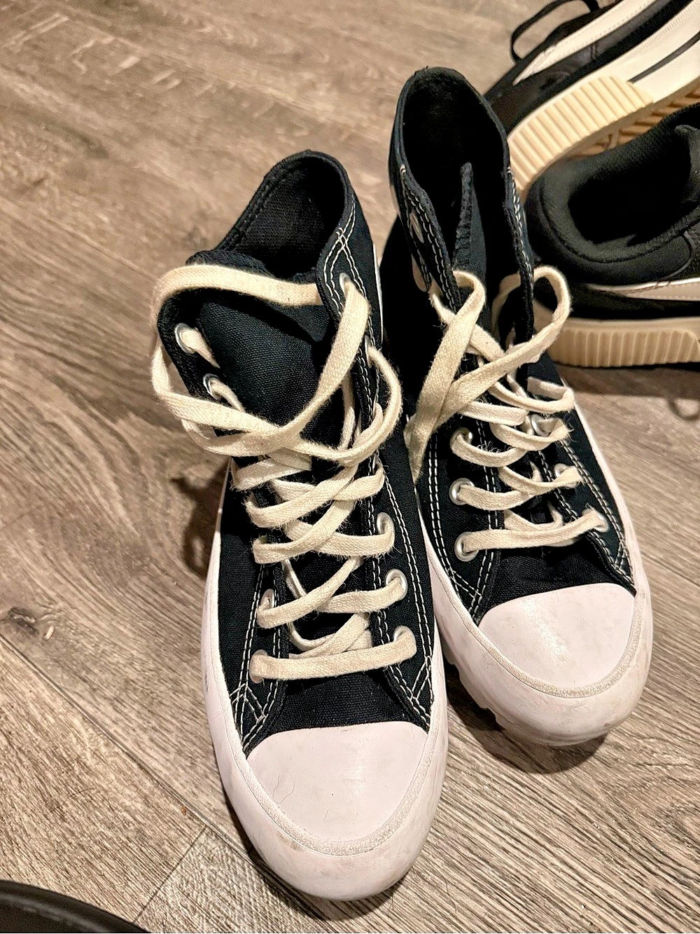 Converse Chuck Taylor All Star Lugged 2.0 High Top Black & White Sneakers